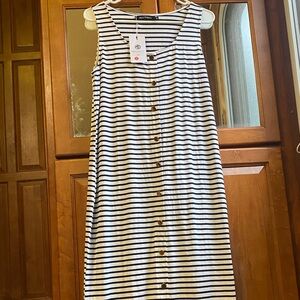 Black and White Size Medium Sleeveless Striped Dress NWT Spring Summer